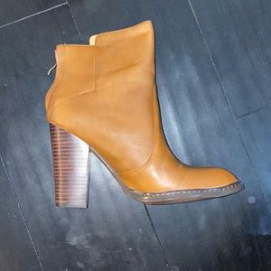 Chinese Laundry- size 10